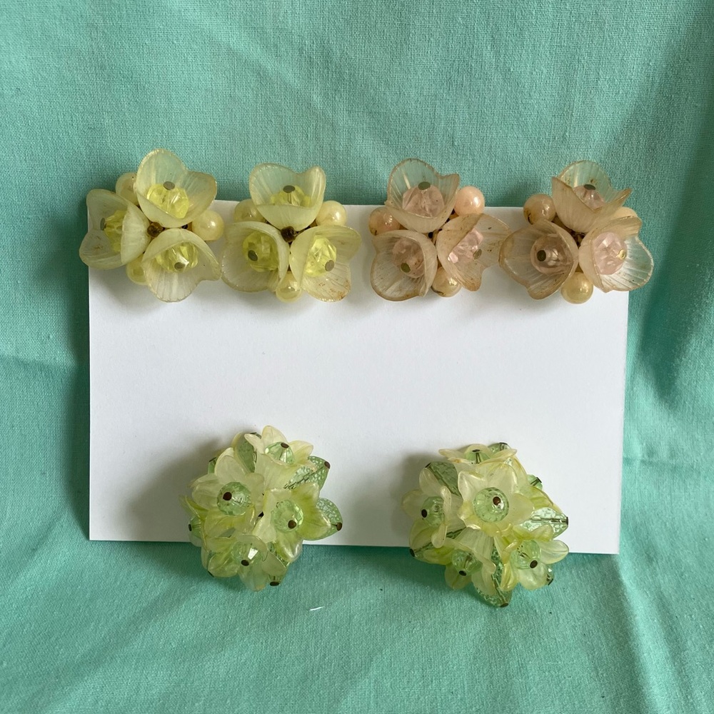 Vintage flower bead cluster clip on earrings